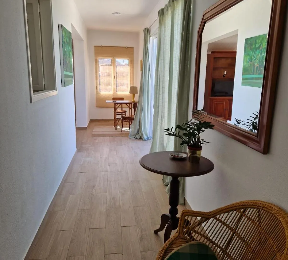 Apartamento Renovado E Luminoso A Poucos Minutos Do Centro Funchal  Apartment Funchal (Madeira)