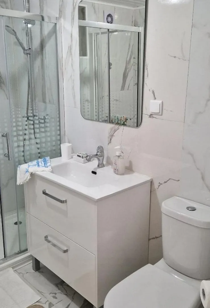 פונשל Apartamento Renovado E Luminoso A Poucos Minutos Do Centro דירה